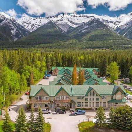 Banff Wood Lodge 캔모어 외부 사진